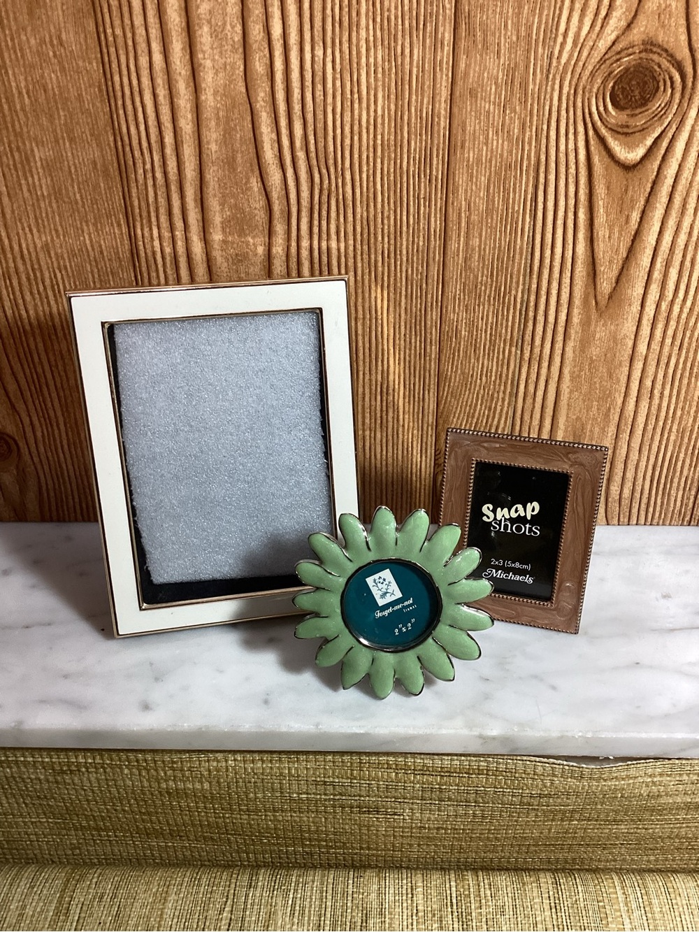 Enamel Frames with Green Daisy Accent Frame